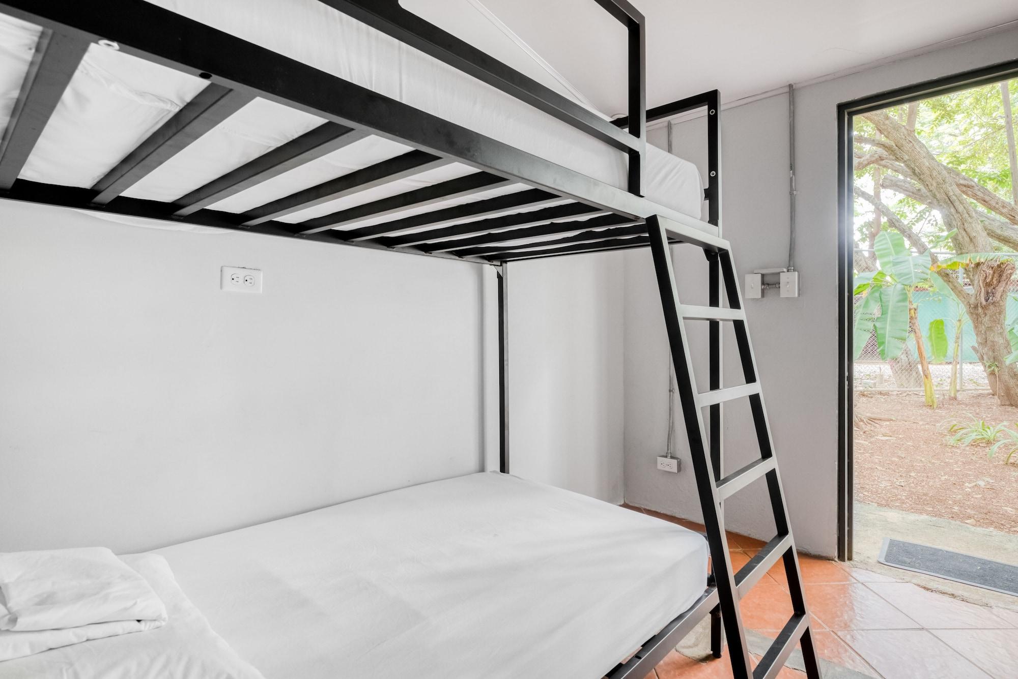 Slumber Party Tamarindo Hotel ภายนอก รูปภาพ