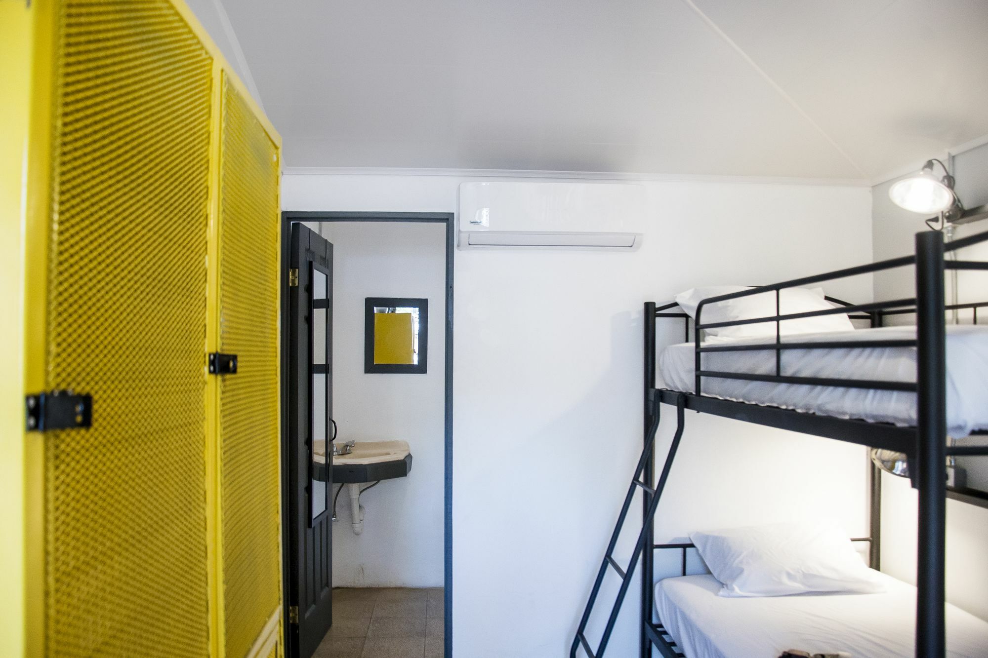 Slumber Party Tamarindo Hotel ภายนอก รูปภาพ